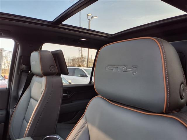 2025 GMC Yukon XL AT4