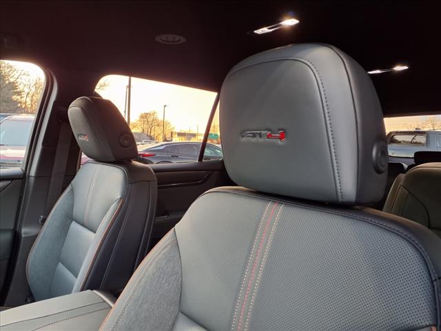 2025 GMC Acadia AWD AT4