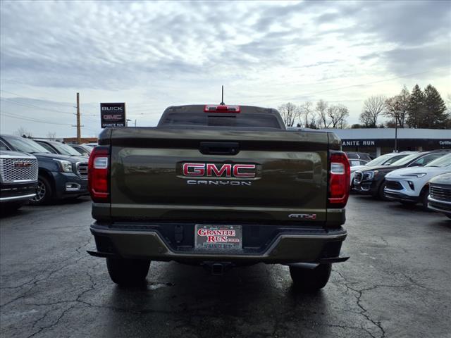 2025 GMC Canyon 4WD AT4