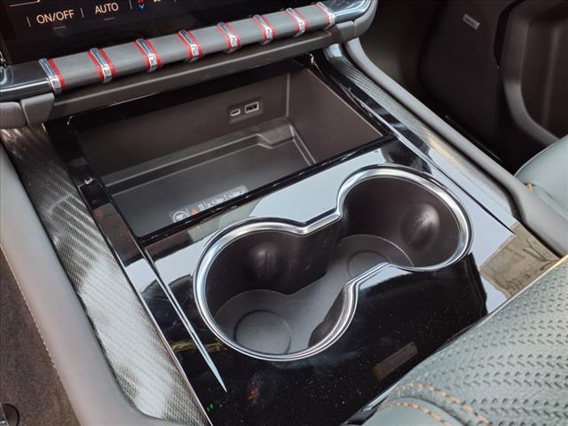 2025 GMC Yukon XL AT4