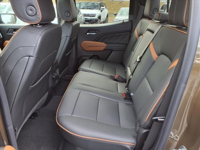 2025 GMC Canyon 4WD AT4