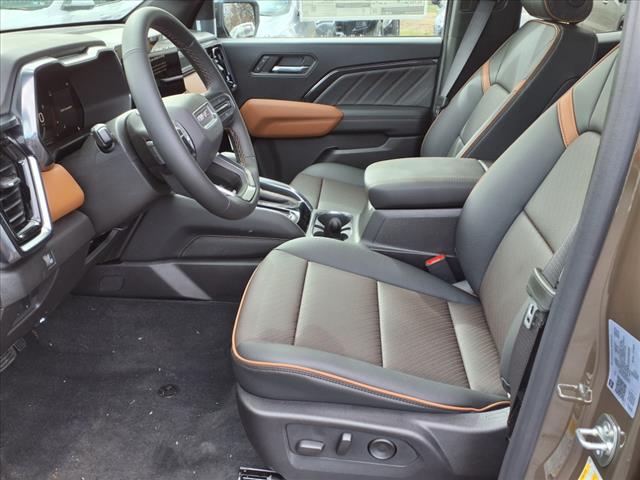 2025 GMC Canyon 4WD AT4