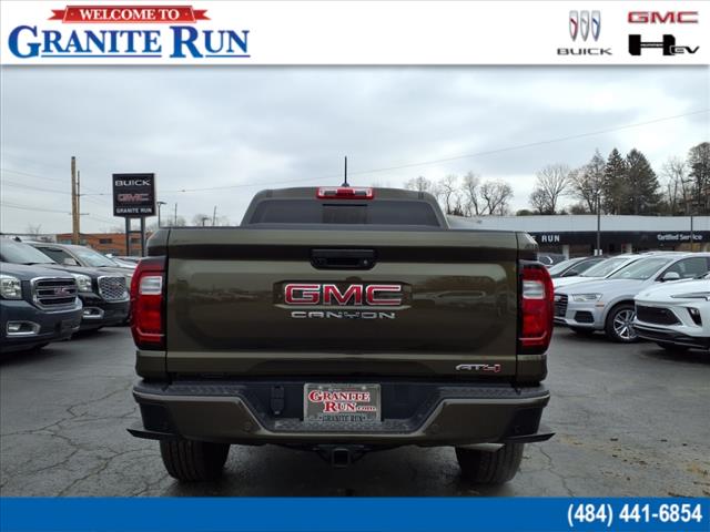 2025 GMC Canyon 4WD AT4