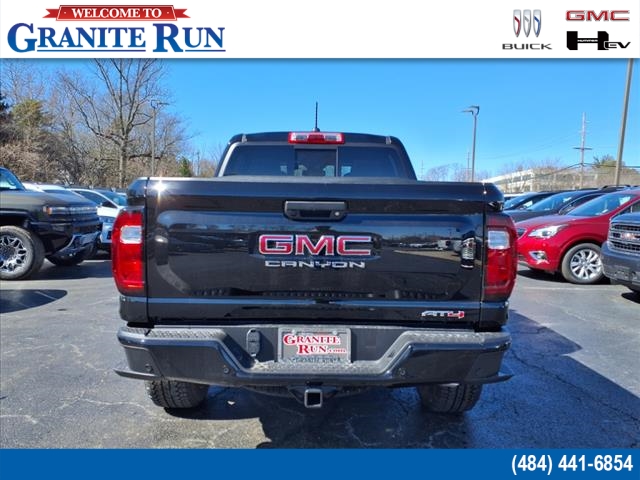 2025 GMC Canyon 4WD AT4