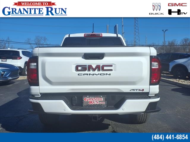 2025 GMC Canyon 4WD AT4
