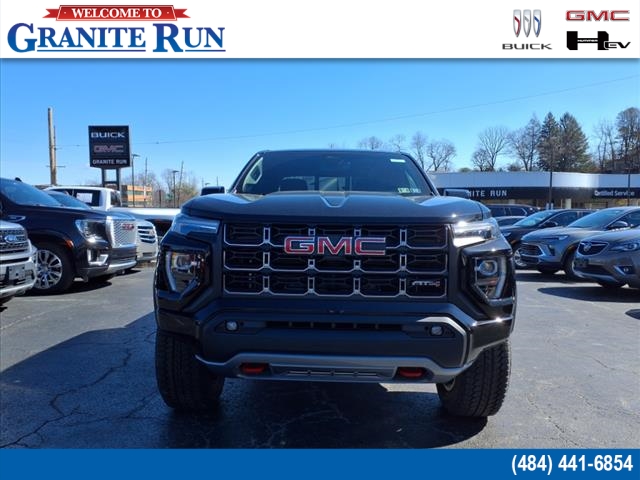 2025 GMC Canyon 4WD AT4