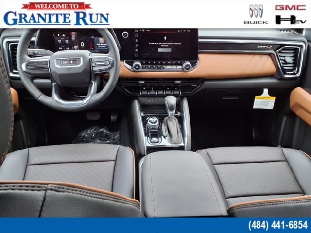 2025 GMC Canyon 4WD AT4