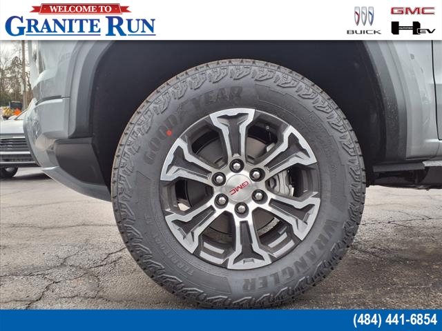 2025 GMC Canyon 4WD AT4