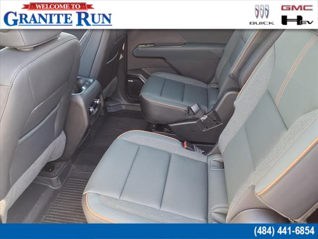 2025 GMC Acadia AWD AT4