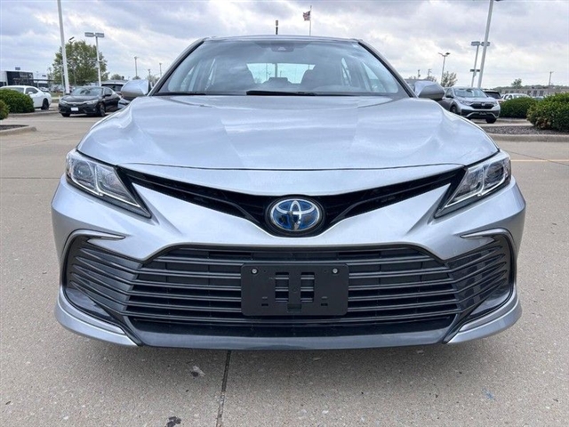 2023 Toyota Camry Hybrid LE - Photo 10