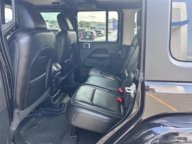 2020 Jeep Wrangler Unlimited Sahara - Photo 11