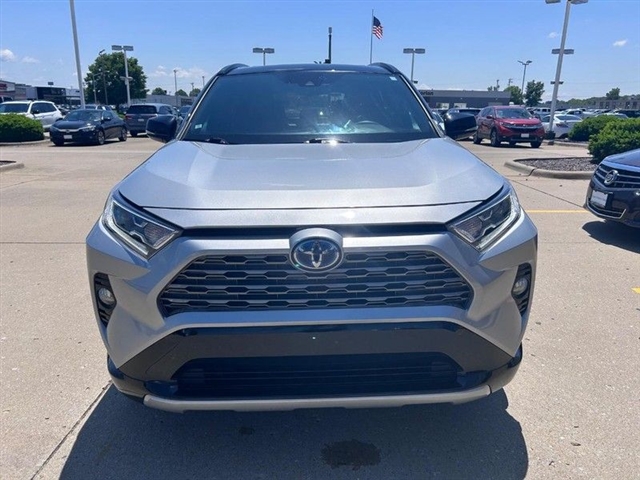 2021 Toyota RAV4 Hybrid XSE - Photo 11