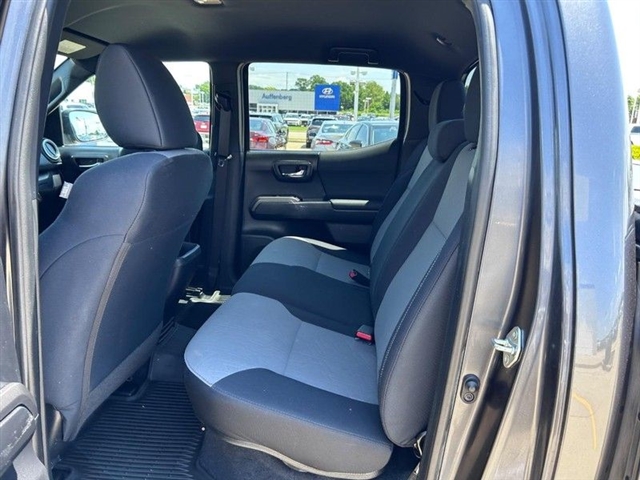 2021 Toyota Tacoma TRD Sport - Photo 11