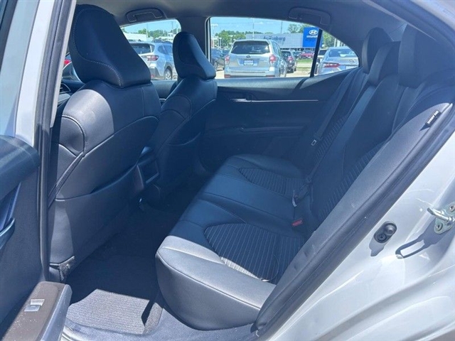 2023 Toyota Camry SE - Photo 11