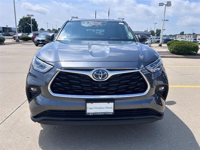 2023 Toyota Highlander Hybrid Limited - Photo 11