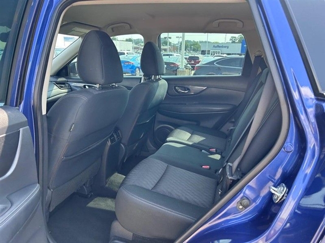 2018 Nissan Rogue S - Photo 11