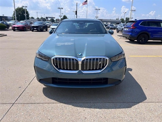 2024 BMW i5 eDrive40 - Photo 11