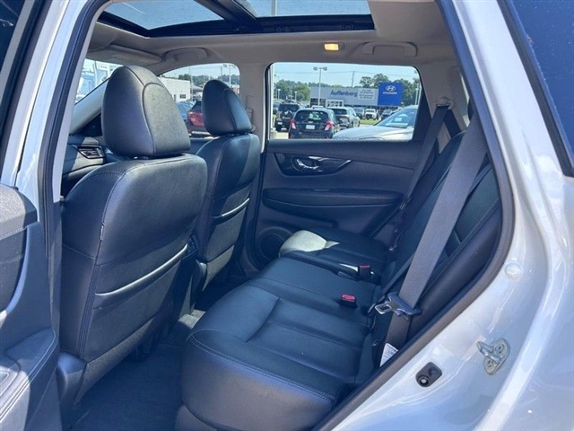 2020 Nissan Rogue SL - Photo 12