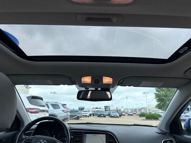 2018 Hyundai ELANTRA LIMITED - Photo 12