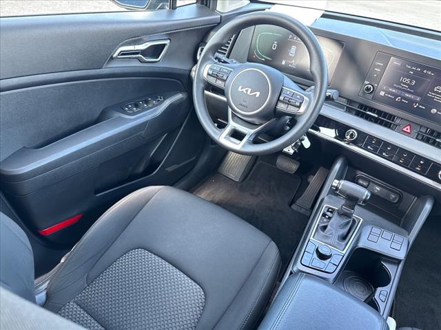 2023 Kia Sportage LX - Photo 12