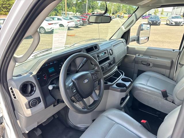2022 Ford E-Series E-350 SD - Photo 13