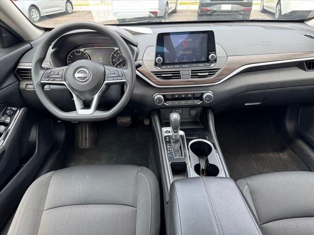 2023 Nissan Altima 2.5 SV - Photo 13