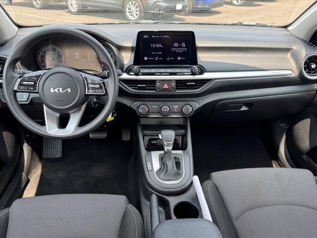 2023 Kia Forte LXS - Photo 13