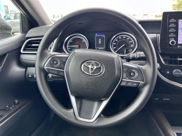 2023 Toyota Camry Hybrid LE - Photo 13
