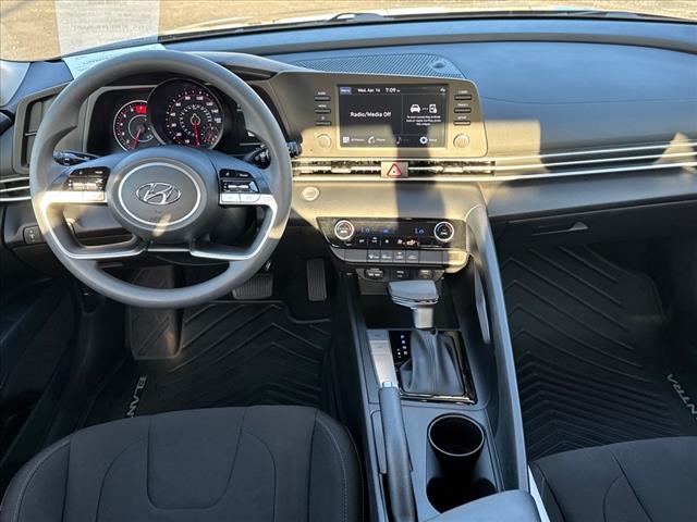 2023 Hyundai ELANTRA SEL - Photo 13