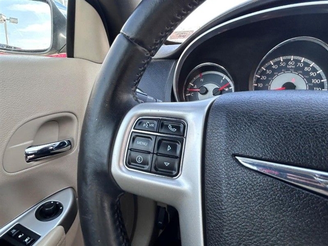 2013 Chrysler 200 Limited - Photo 14