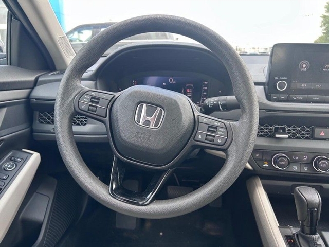 2025 Honda Accord SE - Photo 14
