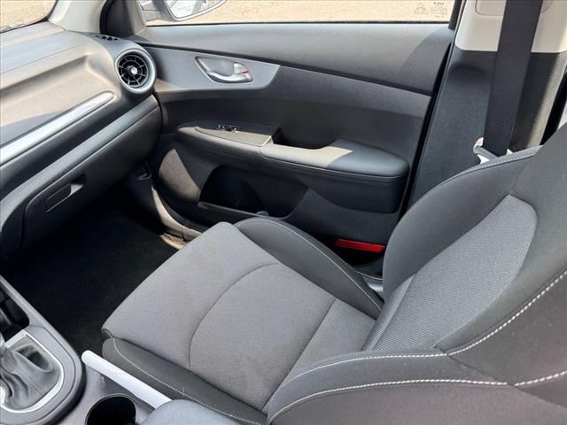 2023 Kia Forte LXS - Photo 14