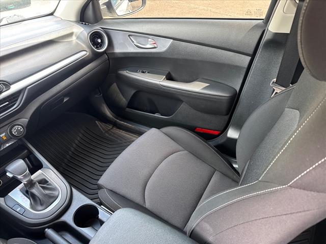 2022 Kia Forte FE - Photo 14