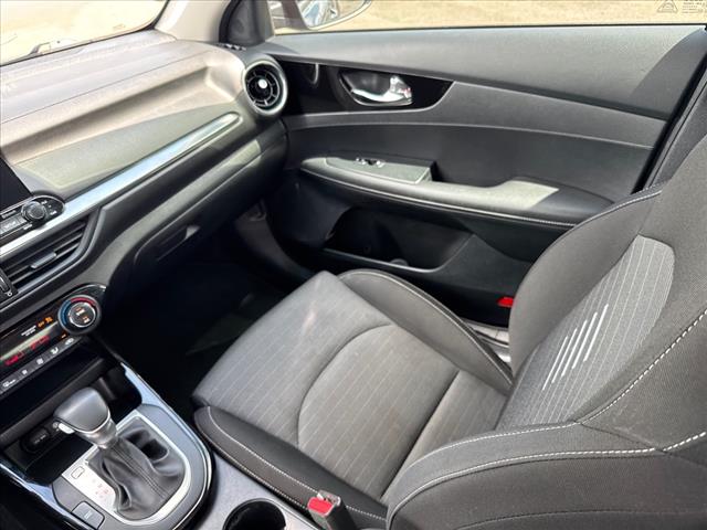 2019 Kia Forte S - Photo 14