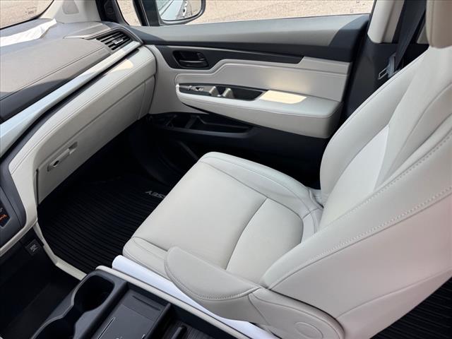 2025 Honda Odyssey EX-L - Photo 14