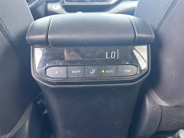 2020 Toyota Highlander LE - Photo 14