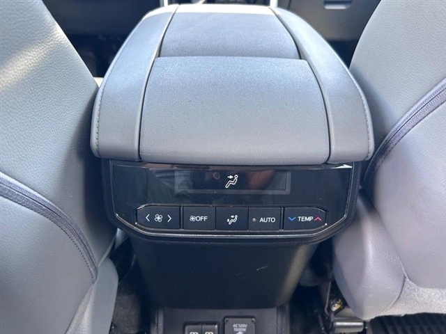 2023 Toyota Highlander Hybrid Limited - Photo 14