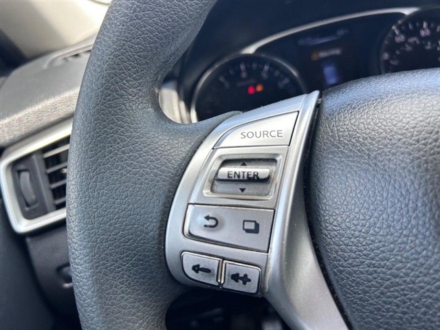 2015 Nissan Rogue S - Photo 14
