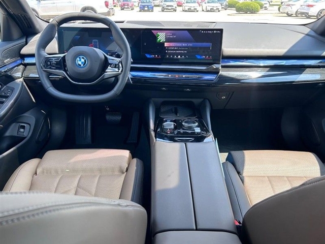 2024 BMW i5 eDrive40 - Photo 14