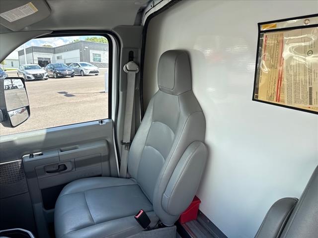 2022 Ford E-Series E-350 SD - Photo 15