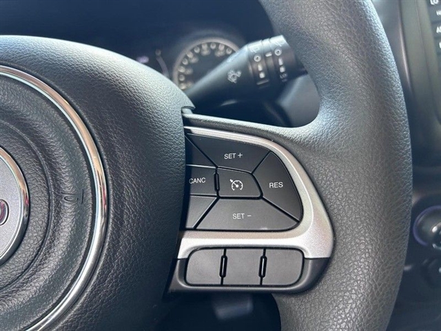 2021 Jeep Renegade Jeepster - Photo 15
