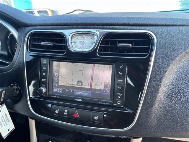 2013 Chrysler 200 Limited - Photo 16