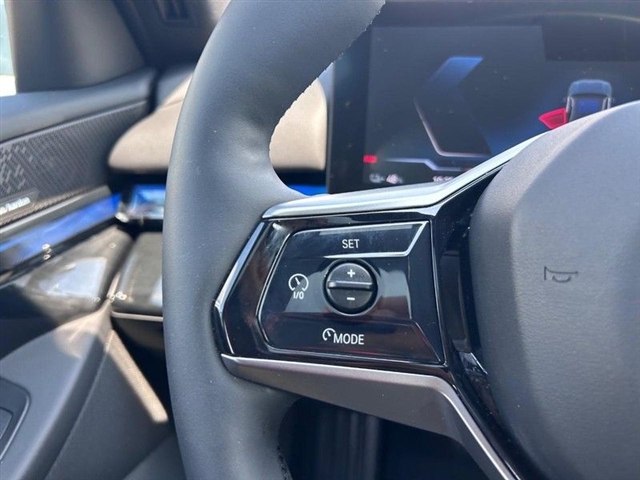 2024 BMW i5 eDrive40 - Photo 16