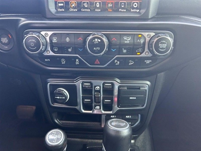 2020 Jeep Wrangler Unlimited Sahara - Photo 17