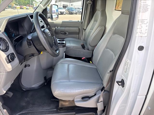 2022 Ford E-Series E-350 SD - Photo 17