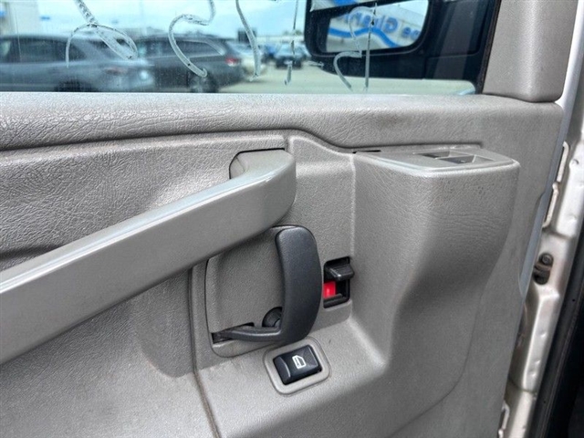 2021 Chevrolet Express 2500 - Photo 17