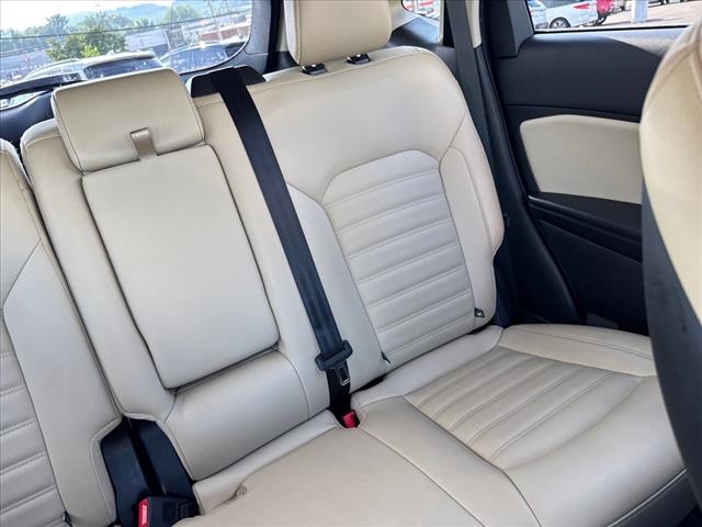 2022 Ford Edge SEL - Photo 17