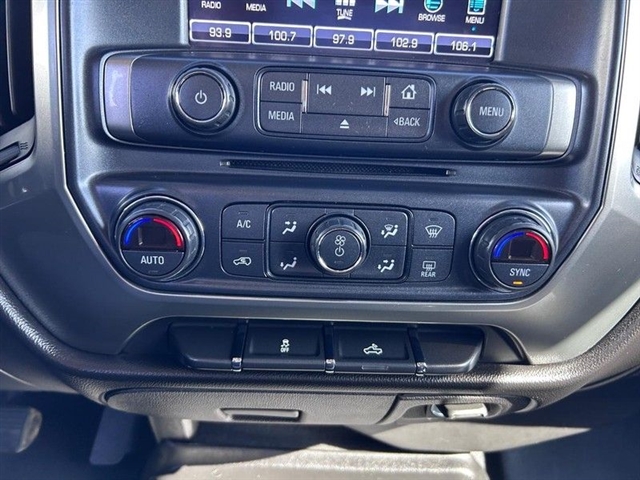 2018 Chevrolet Silverado 1500 LT - Photo 17