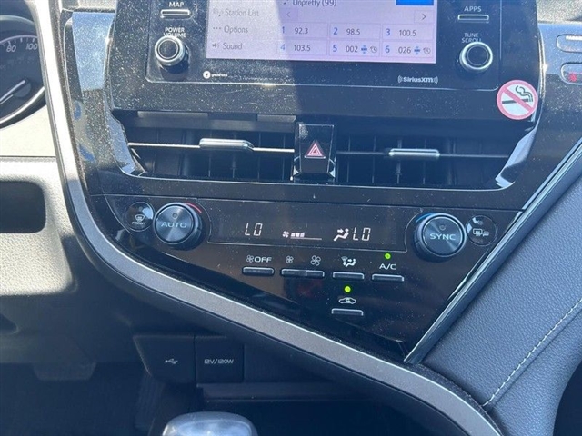 2023 Toyota Camry SE - Photo 17