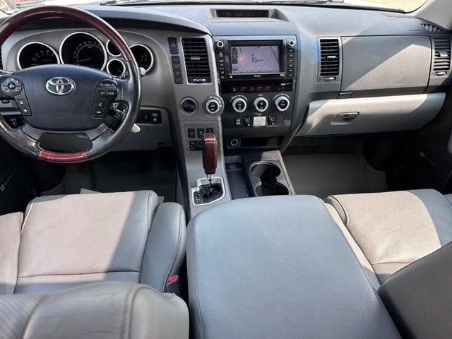 2011 Toyota Sequoia Platinum - Photo 17